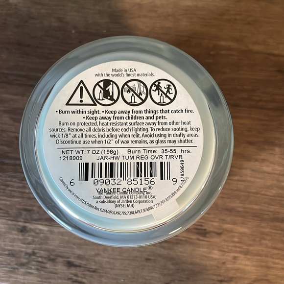 Yankee Candle Over the River 7oz Candle - Picture 4 of 4